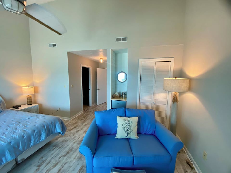 Sitting area in King Bedroom