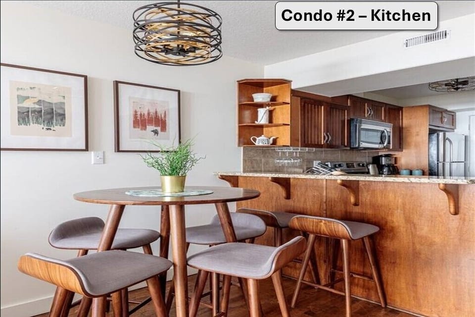 Dining for 4 with extra seating for 2 at the breakfast bar