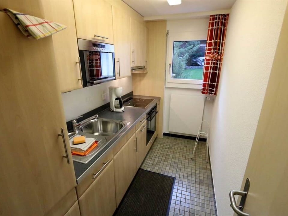 Kitchen Sink, Sink, Cabinetry, Tap, Countertop, Window, Plumbing Fixture, Interior Design, Architecture
