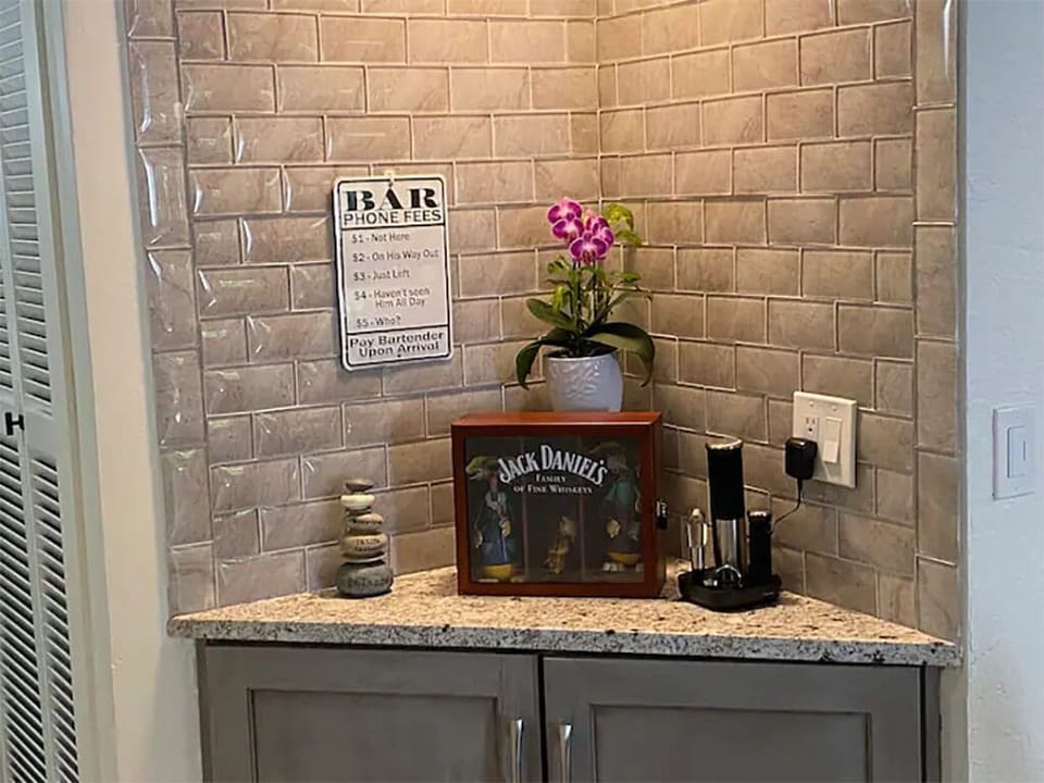 Corner mini-bar area.