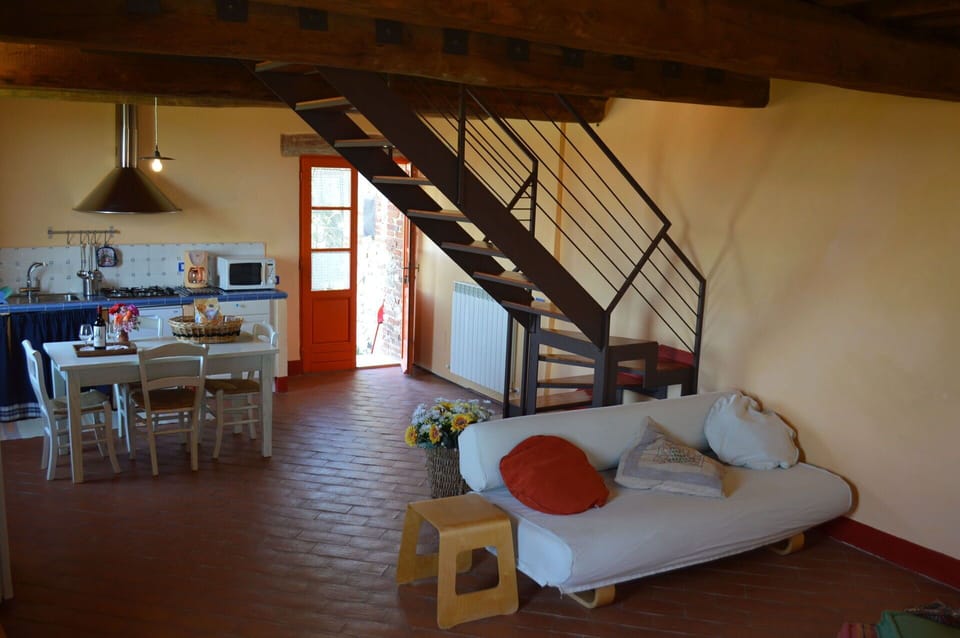 Furniture, Building, Table, Couch, Window, Wood, Interior Design, Chair, Comfort, Living Room