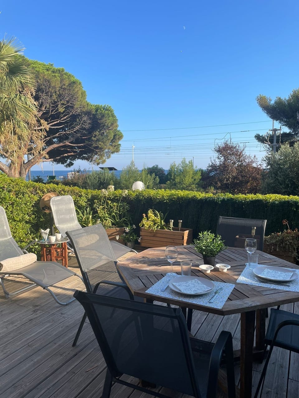 Outdoor dining