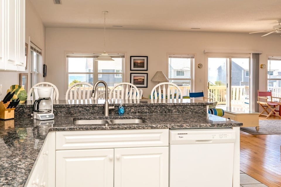 12      Kitchen III