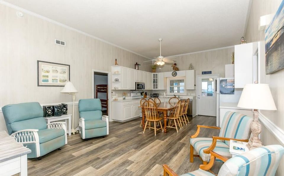 Extra Sitting Areas in Living Room