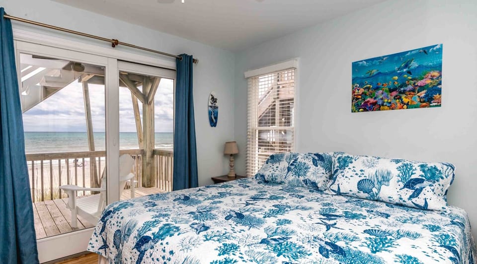 1st Floor South Oceanfront Bedroom - King Bed