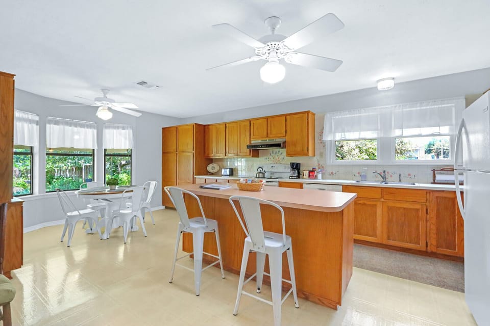 Breakfast bar seating