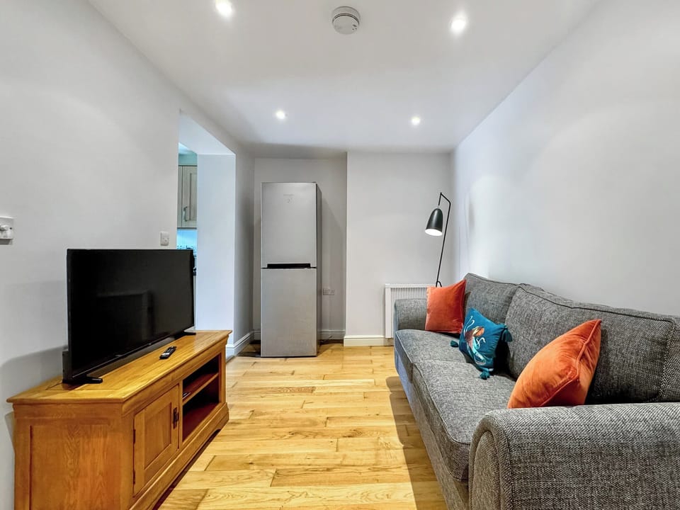 Living area | TreeTops Apartment, Bristol
