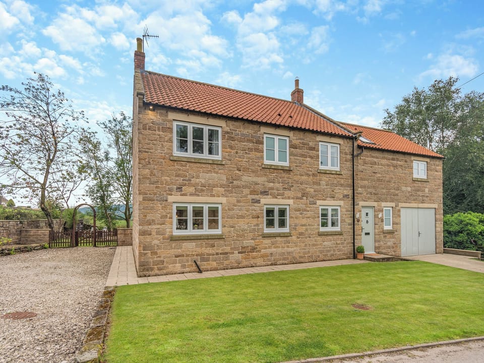 Exterior | Heather View Lodge, Rosedale East, near Pickering