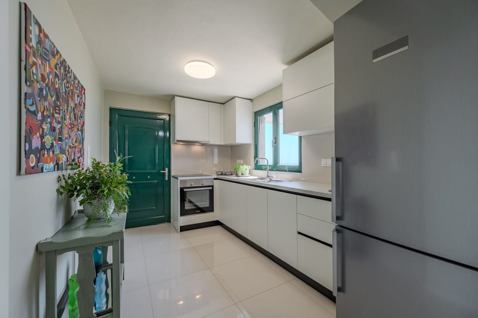 Gallery Apartment,near beach,shared pool, South Crete, Kitchen