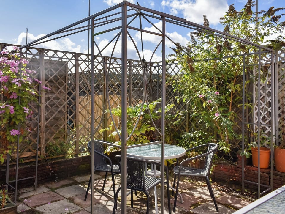 Garden | The Pink House, Banwen Neath