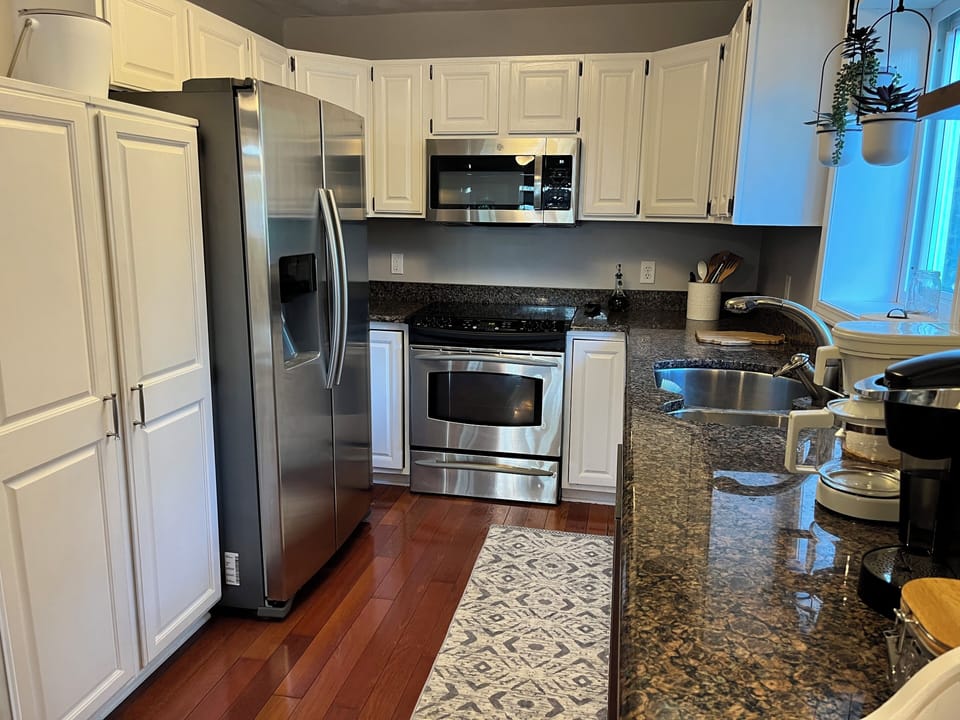 Full kitchen on main floor.