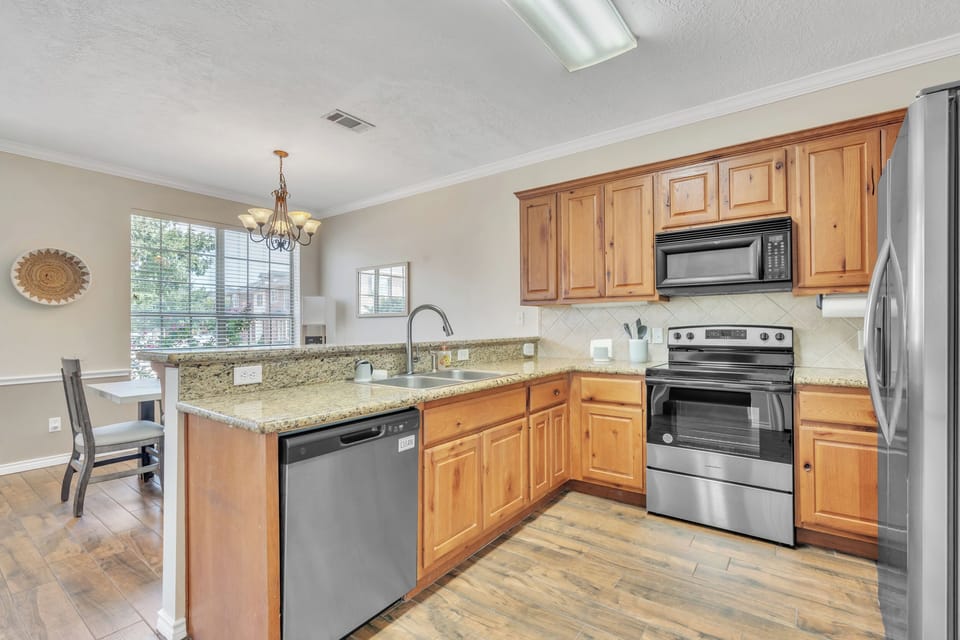 Full Kitchen