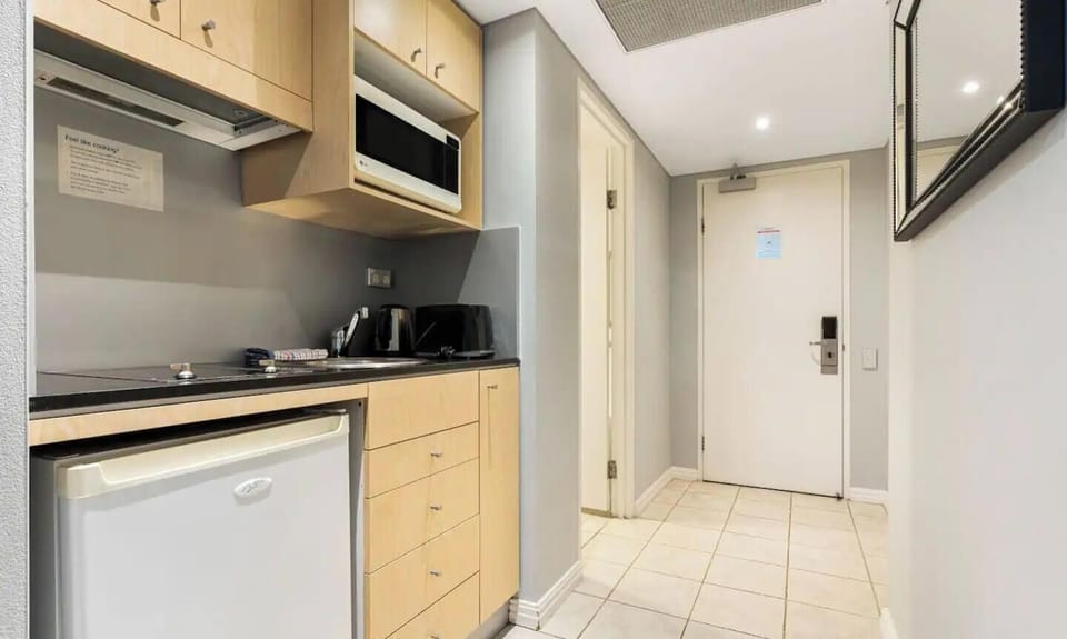 Tidy and practical kitchen area for guests