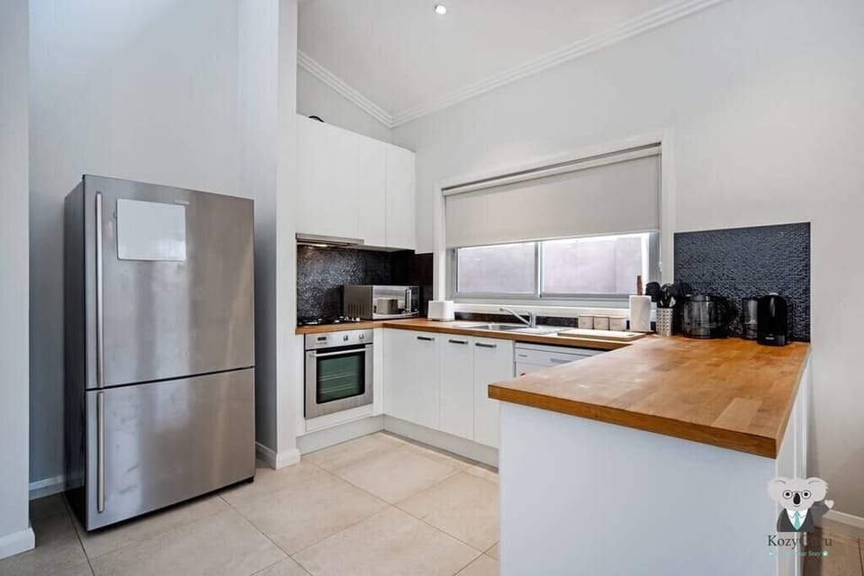 Full size kitchen
