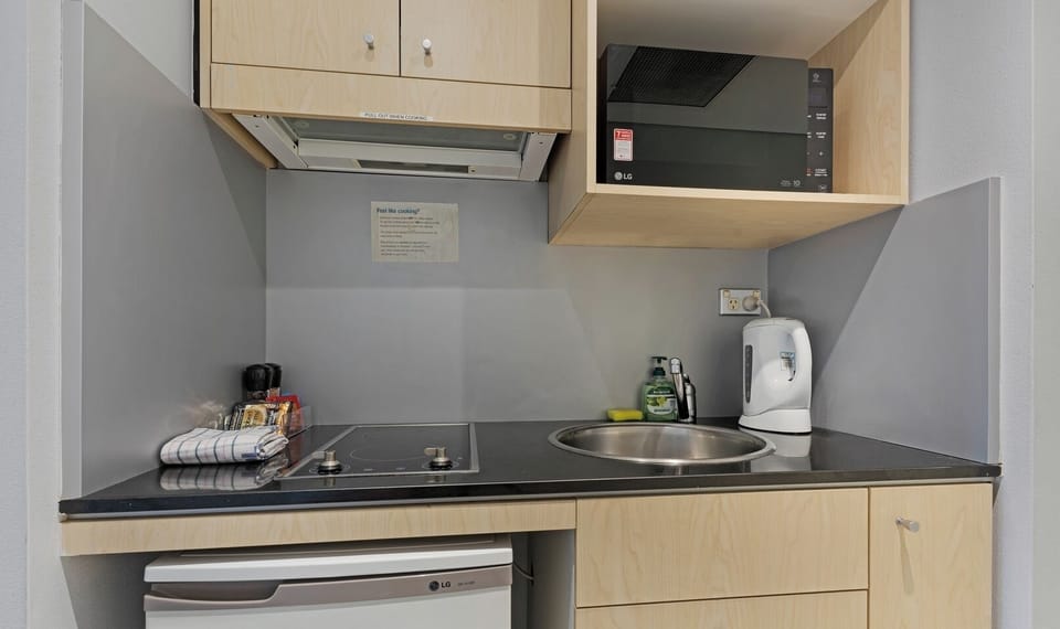 Easy kitchen space for basic food preparation