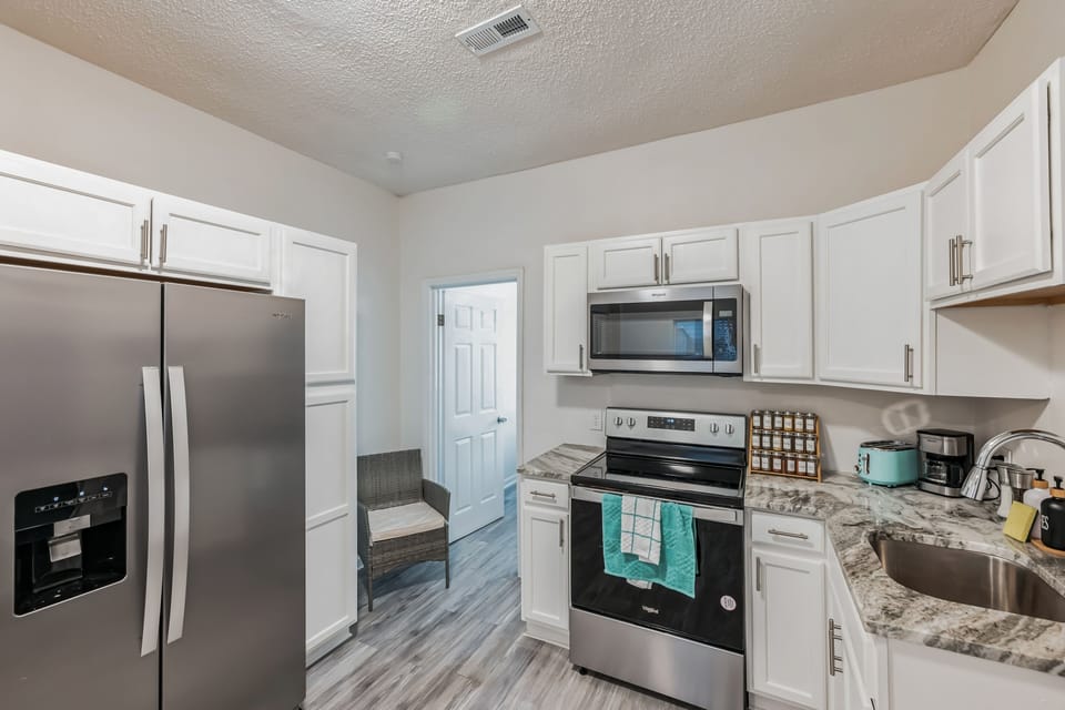 Indoors, Kitchen, Microwave, Oven, Sink