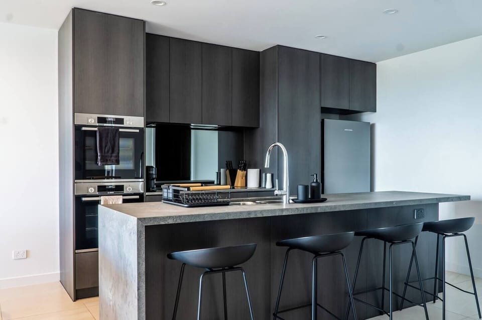 Our bar stools at the breakfast bar provide additional versatile seating options.







