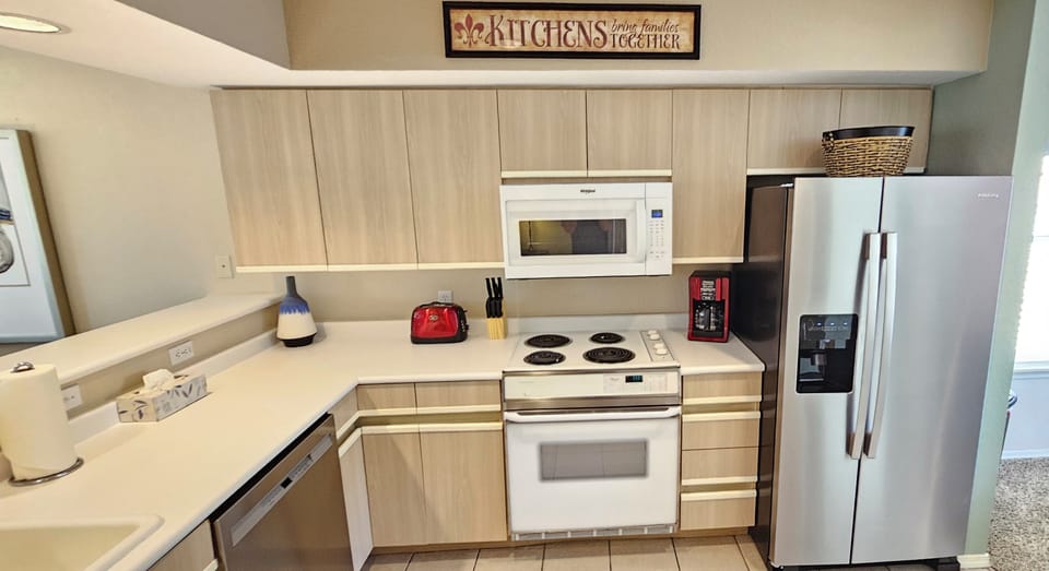 Huge, beautiful kitchen, fully stocked with all the comforts of home!