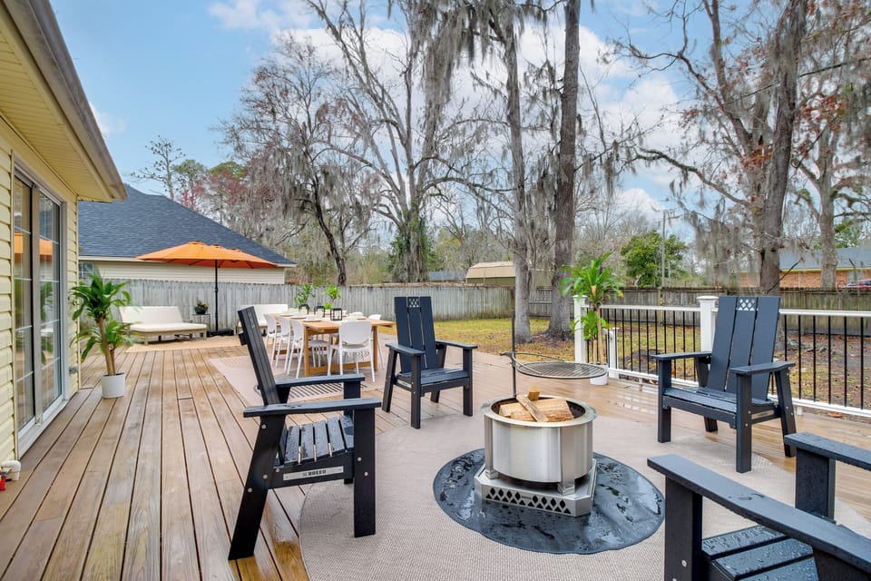 Savannah Vacation Rental | 4BR | 2BA | 1 Step to Enter | 2,200 Sq Ft