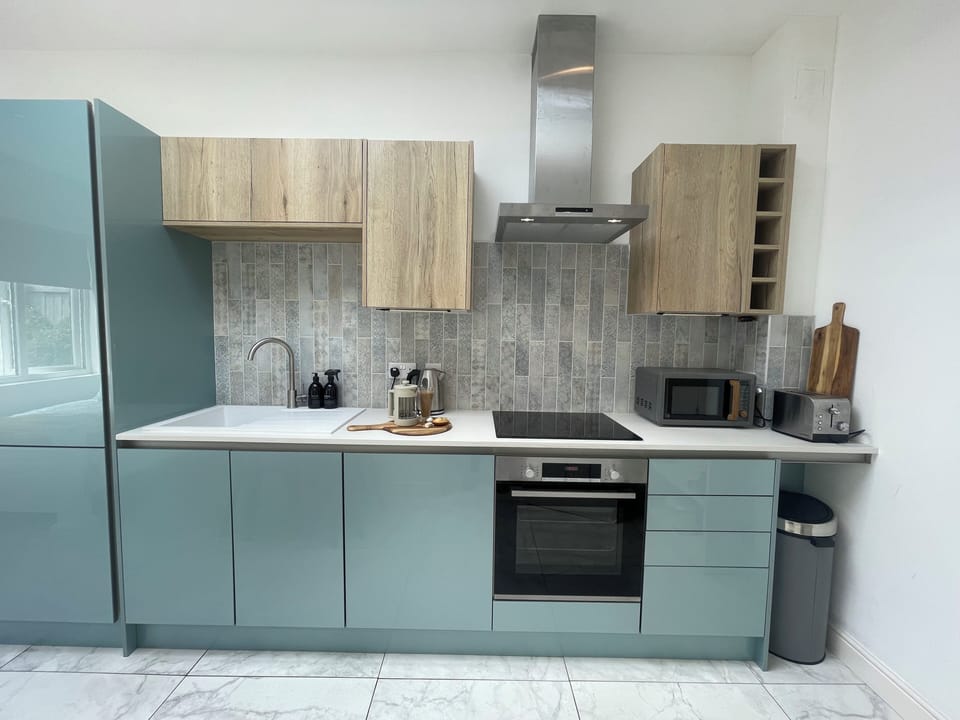 Fully equipped kitchen with quality utensils, appliances and pans. Induction hob