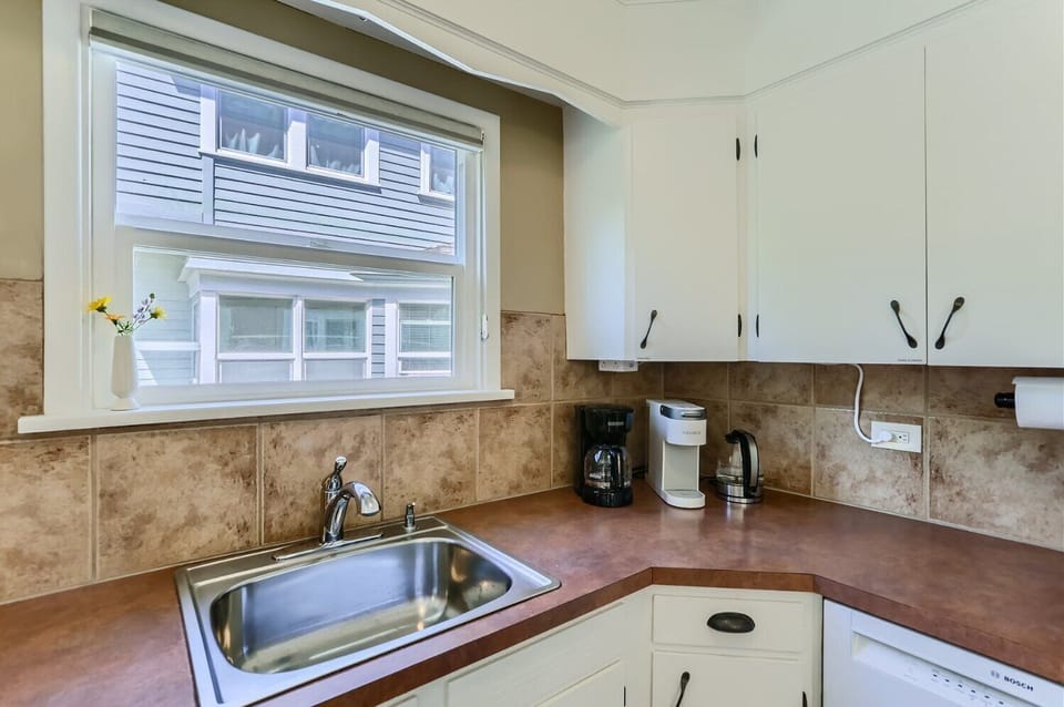 Fully-equipped Kitchen