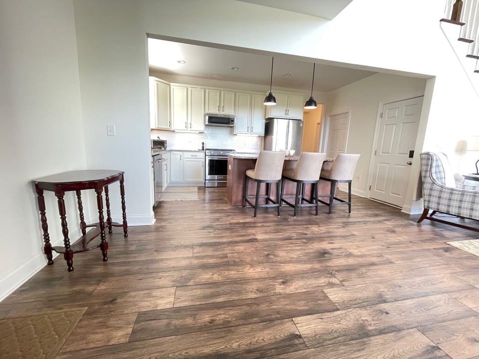 Entrance Foyer/Kitchen
