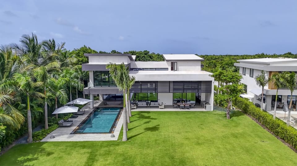 Hacienda B14 - Stylish Modern Golf View Villa (4530)