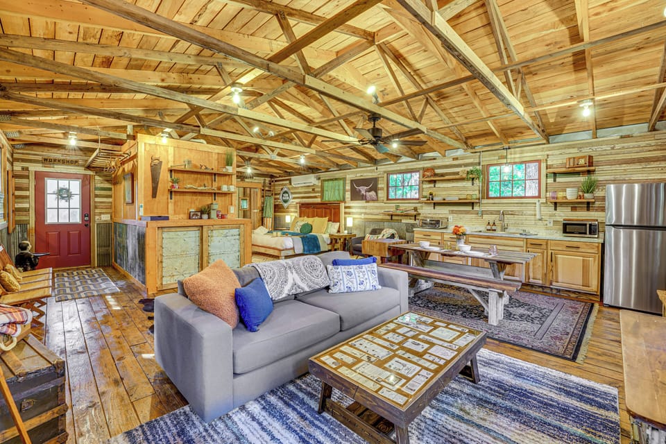 Studio | Mini-Split Heating & A/C | Smart TV | Free WiFi