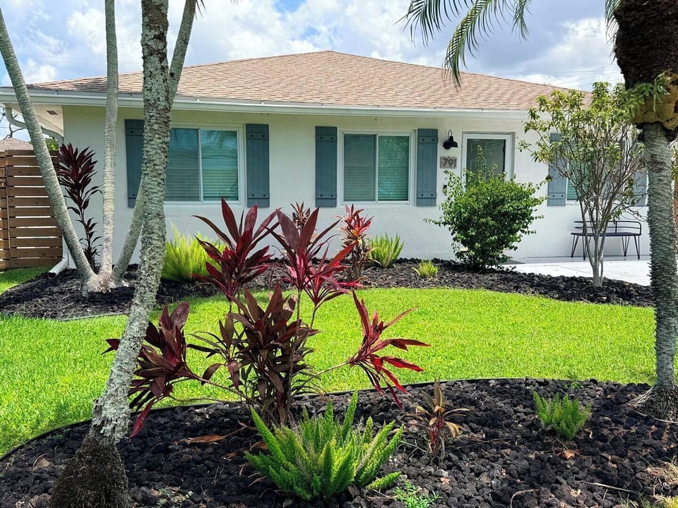 Welcome To 791 94th Ave in Naples Florida