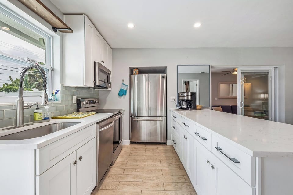 Light, Bright Kitchen with plenty of Space