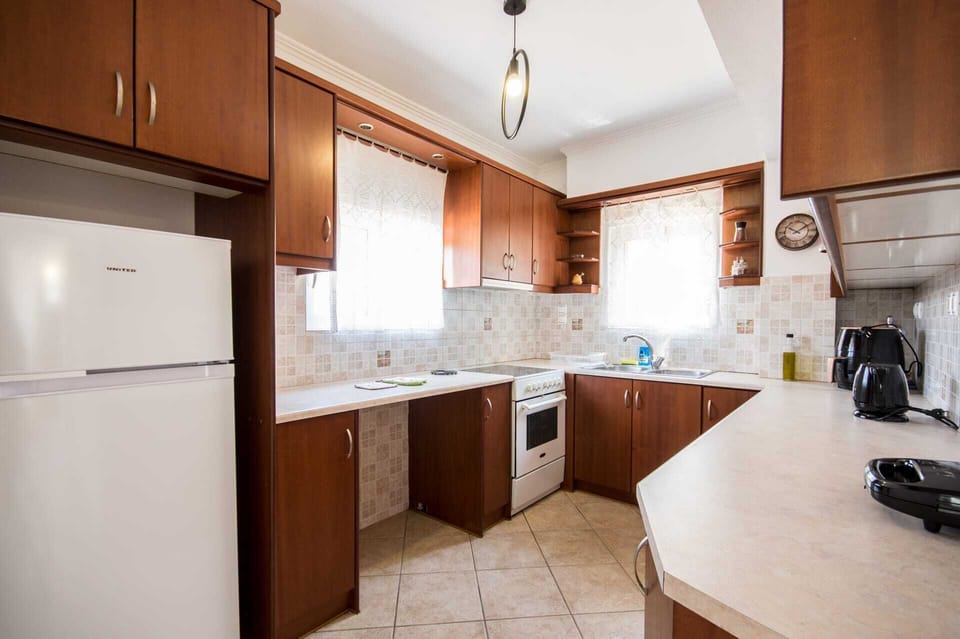 Kitchen with Ample Counter Space and Storage

