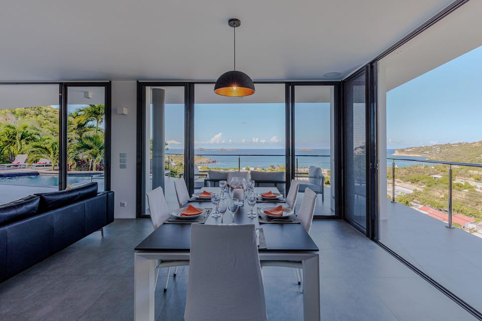 Fully equipped & air-conditioned kitchen. Electric oven, gas stove, microwave, refrigerator, mixer, centrifuge, freezer, dishwasher, Nespresso machine, blender, kettle, toaster, breakfast bar. Dining table for 6 people in the great living room. Outdoor di
