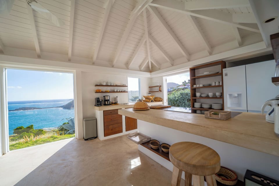 Fully equipped kitchen, fridge, freezer, dishwasher, oven, microwave oven, filter coffee maker, espresso coffee maker, toaster, kettle, blender. Dining table for 6 people on the covered terrace.  