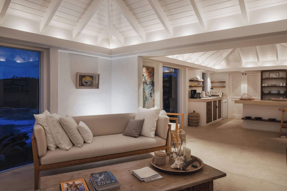 Great room with ceiling fan opening onto the terrace. HD-TV, Canal Satellite. Ocean view. 