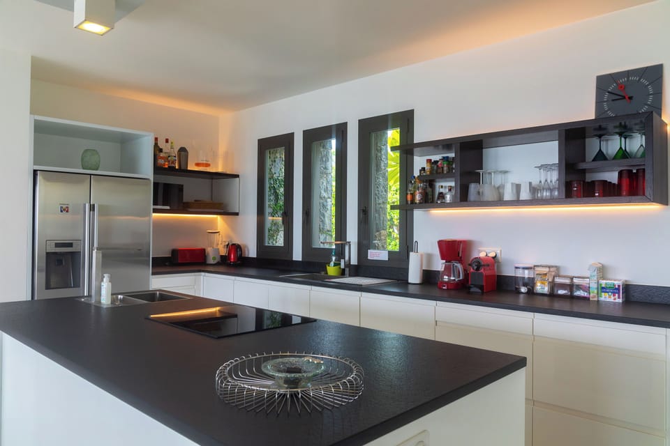Fully equipped & air-conditioned kitchen. Electric oven, gas stove, microwave, refrigerator, mixer, centrifuge, freezer, dishwasher, Nespresso machine, blender, kettle, toaster. Dining table for 6 people in the great living room. Outdoor dining table on t