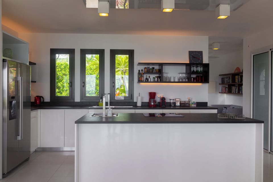 Fully equipped & air-conditioned kitchen. Electric oven, gas stove, microwave, refrigerator, mixer, centrifuge, freezer, dishwasher, Nespresso machine, blender, kettle, toaster. Dining table for 6 people in the great living room. Outdoor dining table on t