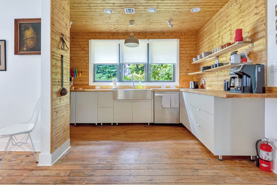 Spacious full kitchen with all necessary cooking supplies.