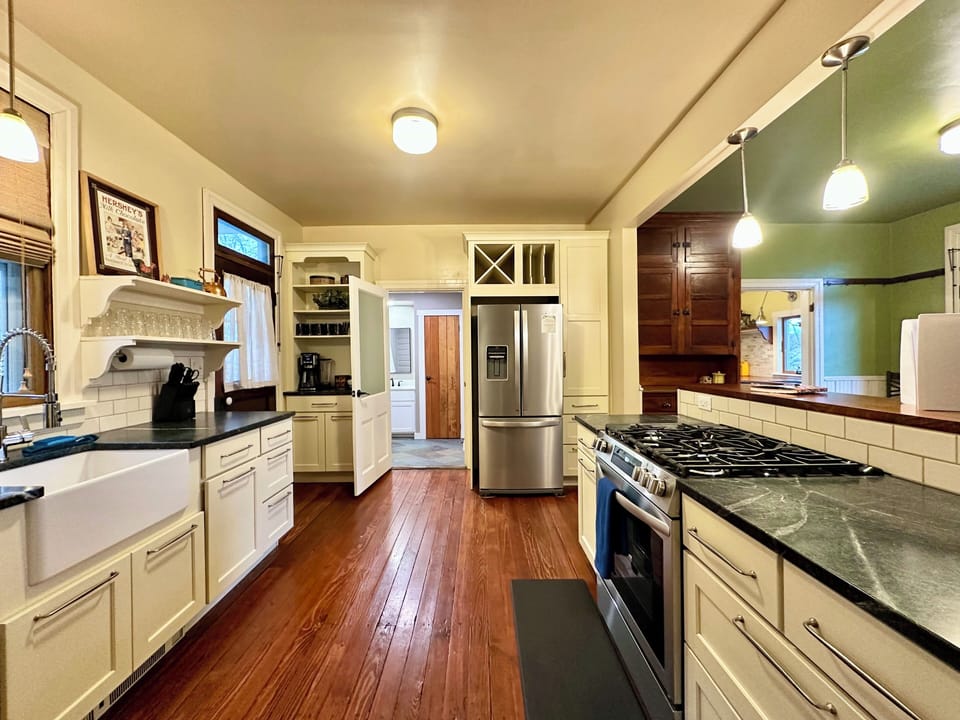 Full Kitchen Packed w/ Essentials + 1/2 Bathroom On 1st Floor