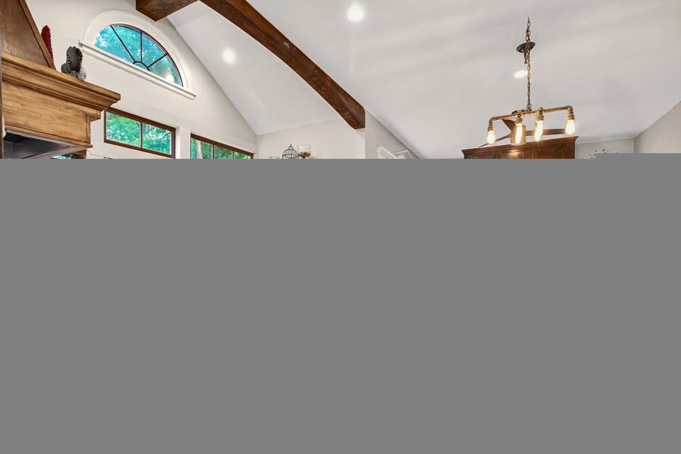 Huge, bright kitchen with eat in table