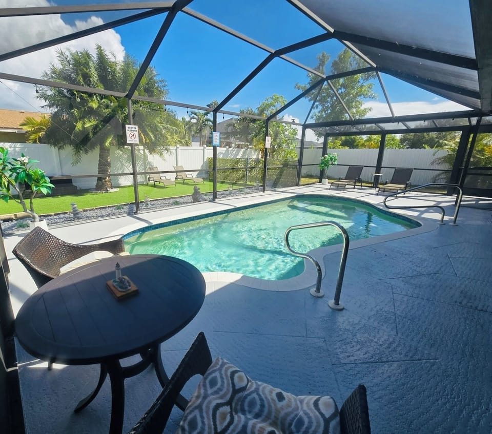 4-bedroom house in serene Cape Coral with AC, WiFi, Pool and lot of relax space House in Cape Coral