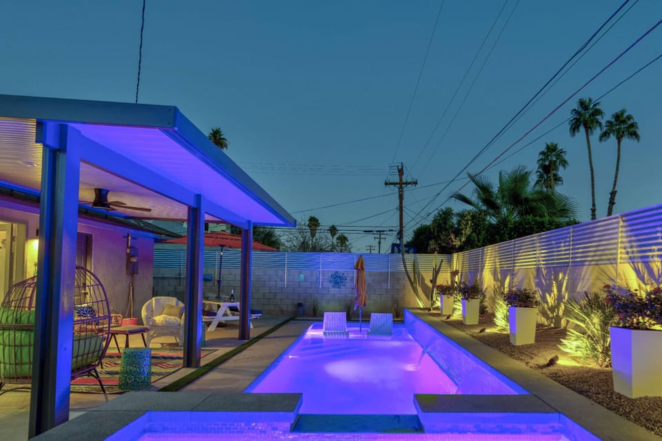 Private Pool Private Spa Private Back Patio Mountain View Picnic Table Twilight