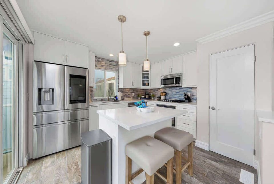 Separate pantry area for extra storage