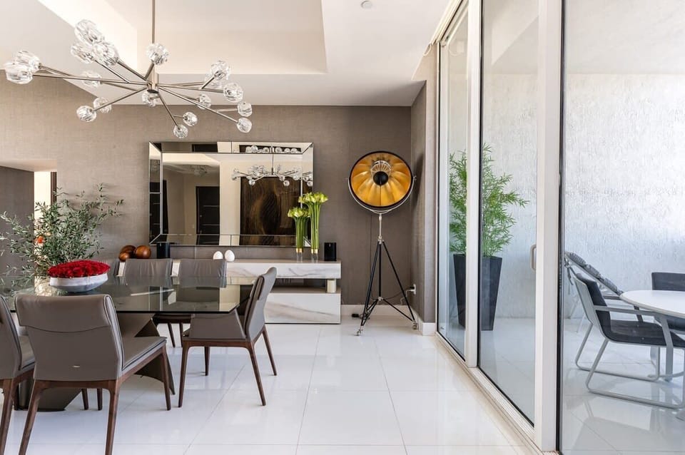 Indoor / outdoor living.