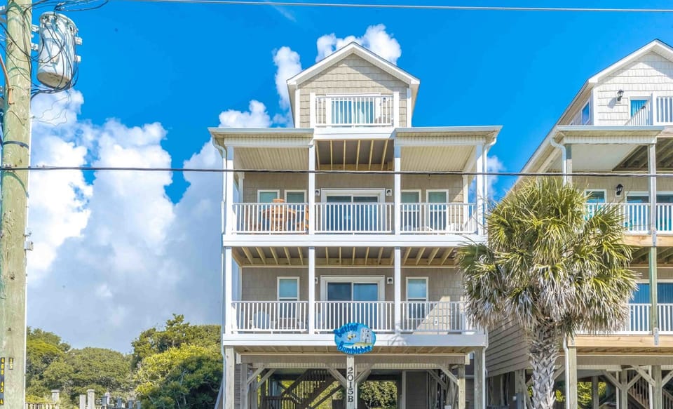 Barefoot Bumblebee Streetside Exterior