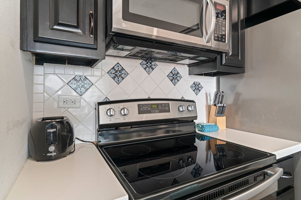 Did we mention full size appliances?