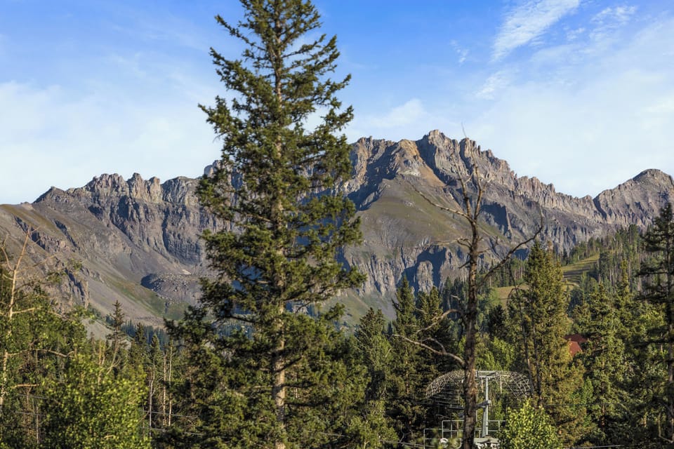 2.4-slopeside-chateau-telluride-deck-view11