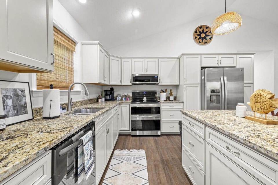 Beautiful well equipped kitchen!
