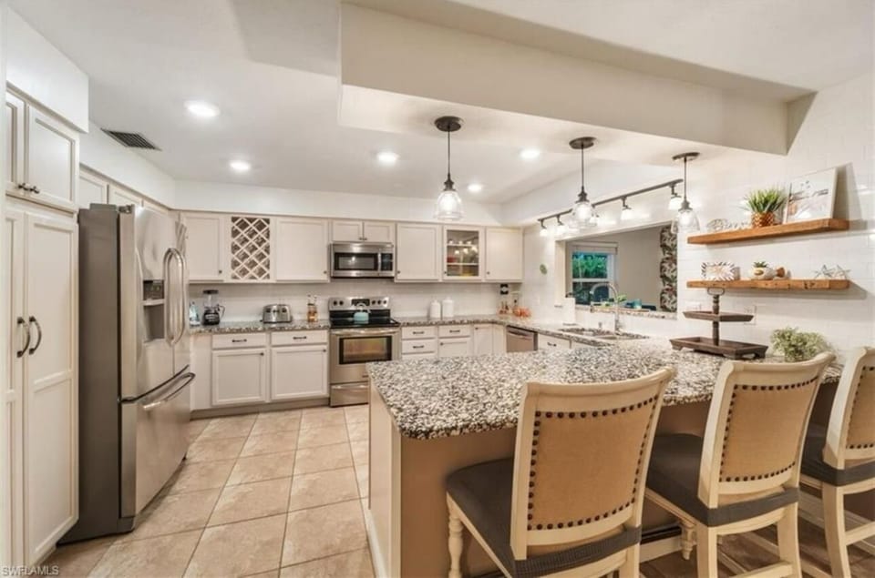 Oversized Custom Kitchen, stocked with all the essentials and MORE!