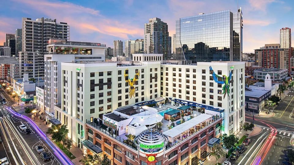 Arrive to a vibrant city stay with resort-style energy.
