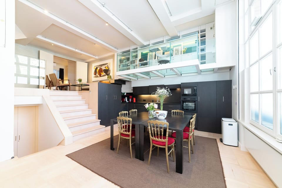 Living room 2 - ground floor - 4 meter high ceiling - kitchen 2